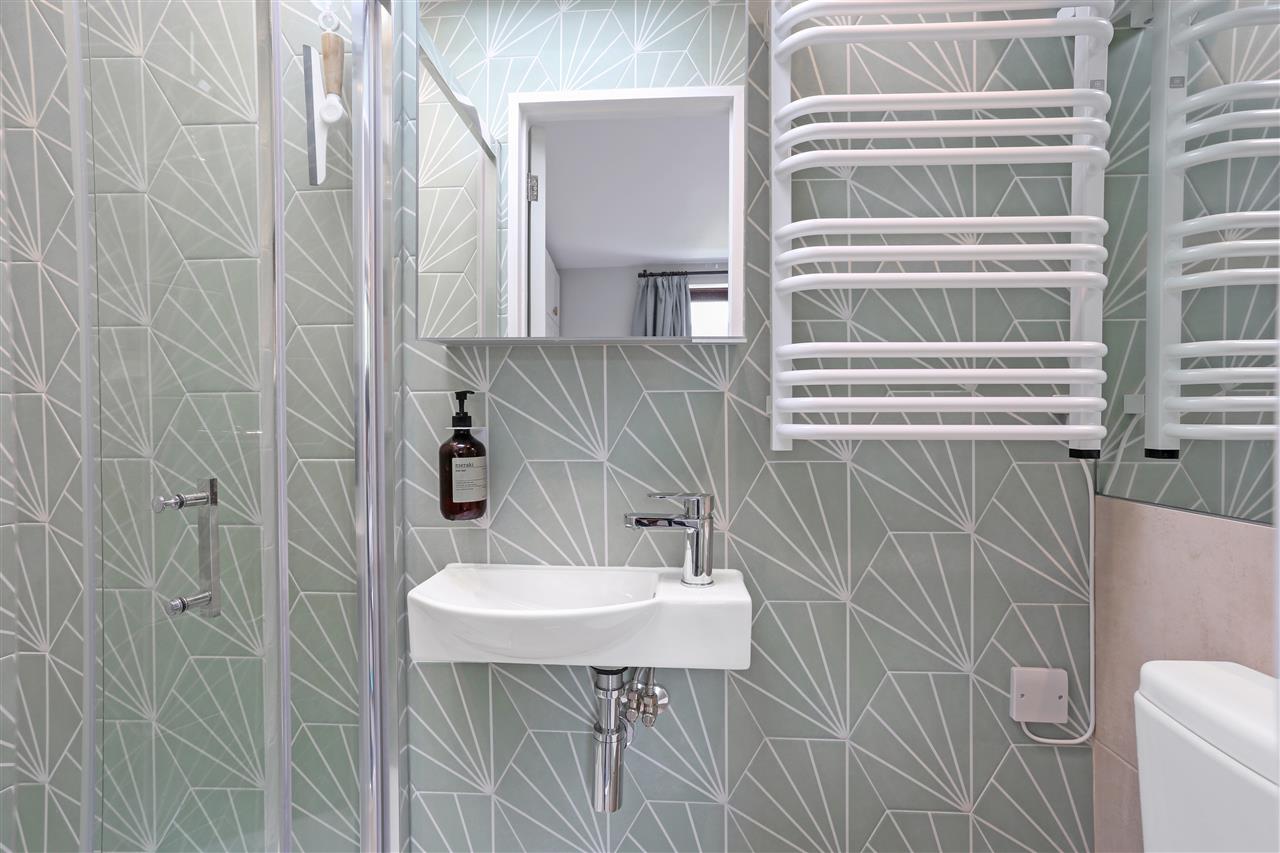 4 bed terraced house for sale in Trecastle Way  - Property Image 16