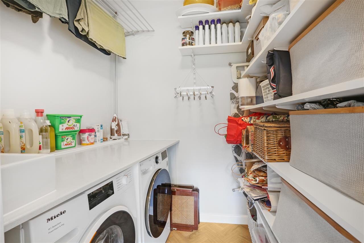 4 bed terraced house for sale in Trecastle Way 16