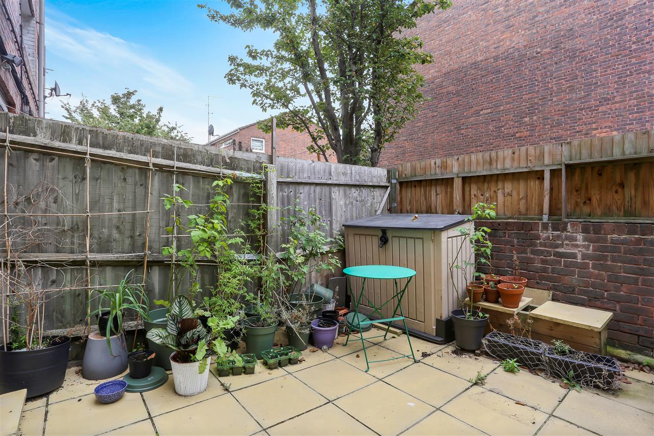 3 bed terraced house for sale in Ashbrook Road 14