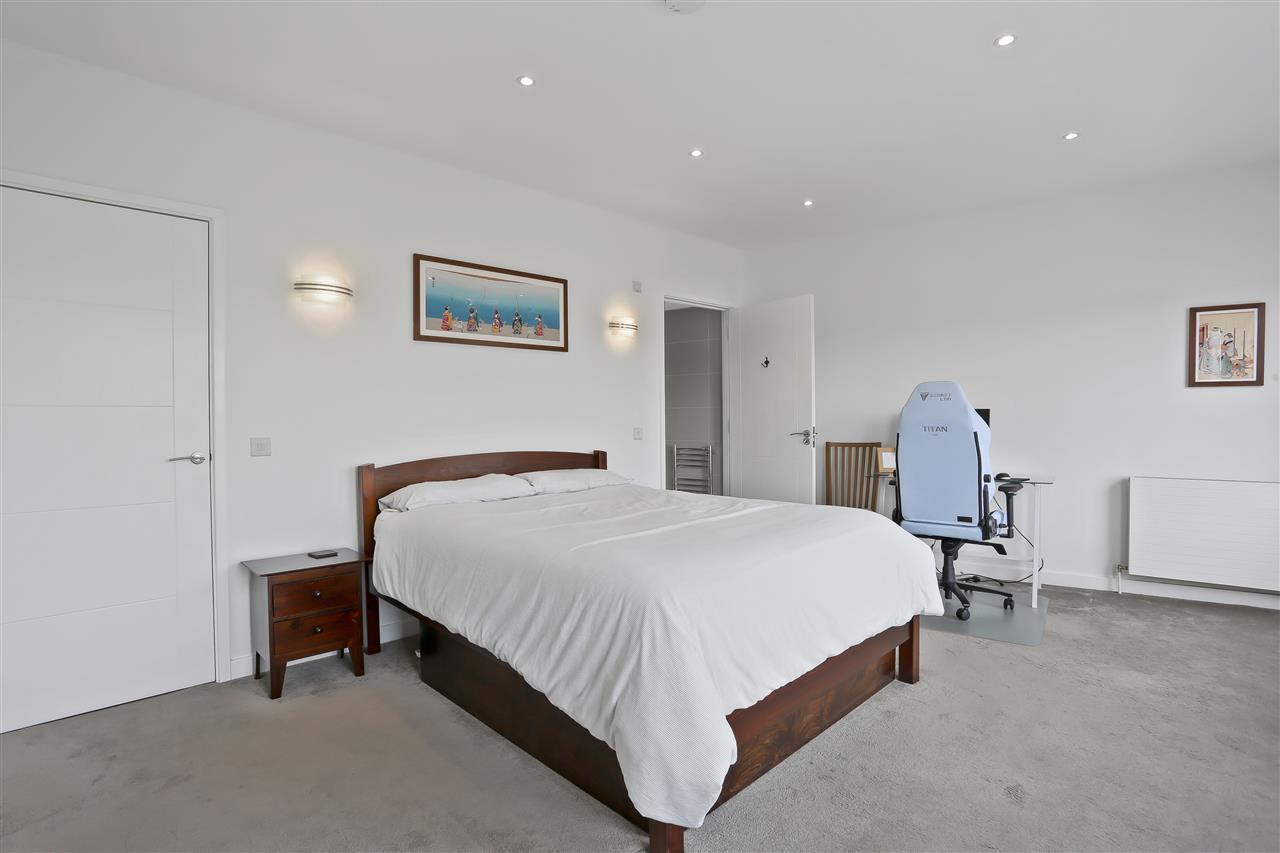 2 bed flat to rent 6