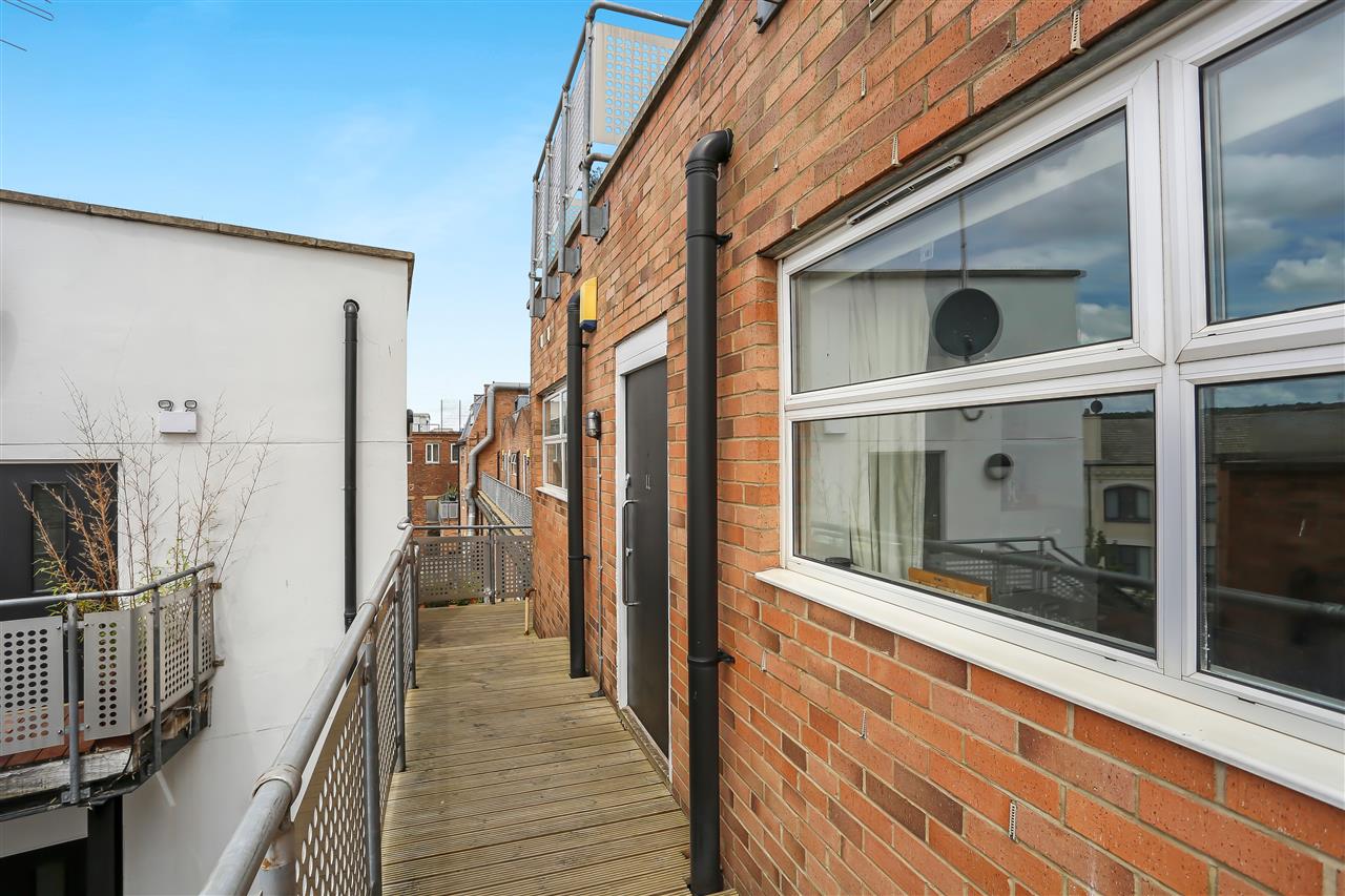 2 bed flat to rent  - Property Image 21