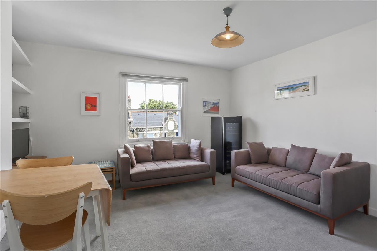 2 bed flat to rent in Dartmouth Park Hill 4