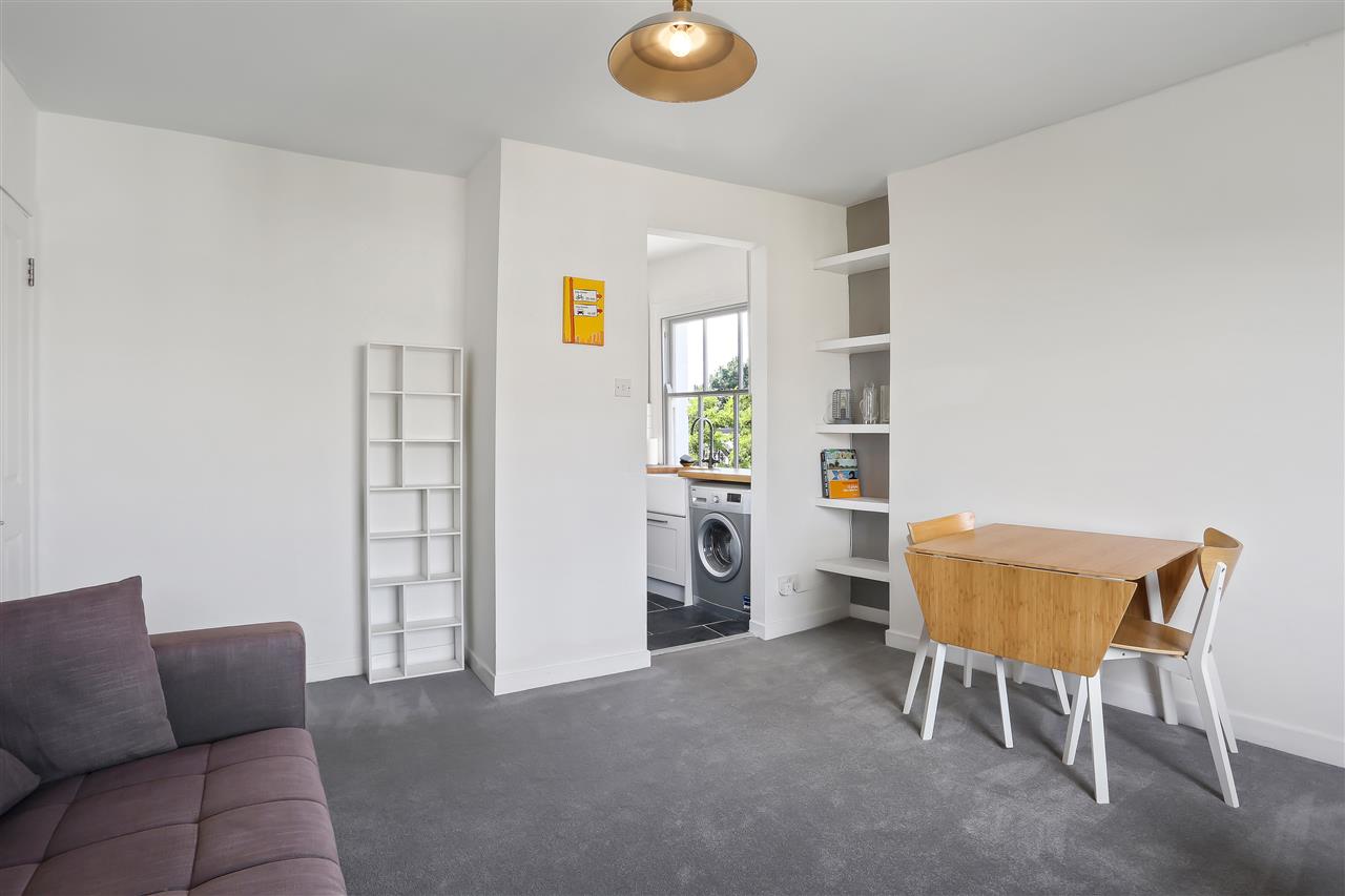 2 bed flat to rent in Dartmouth Park Hill 8