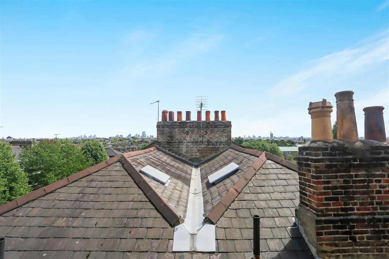 2 bed flat to rent in Dartmouth Park Hill 11