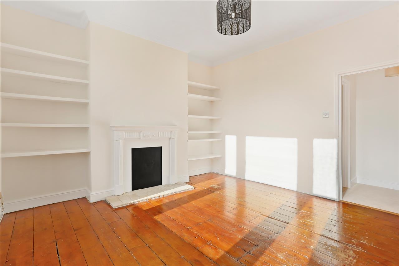 1 bed flat for sale in Tufnell Park Road  - Property Image 3
