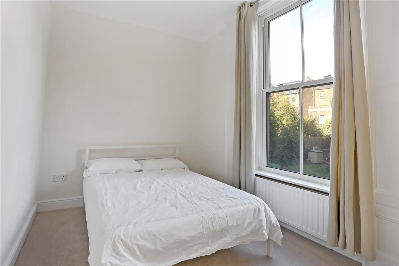 1 bed flat for sale in Tufnell Park Road  - Property Image 9