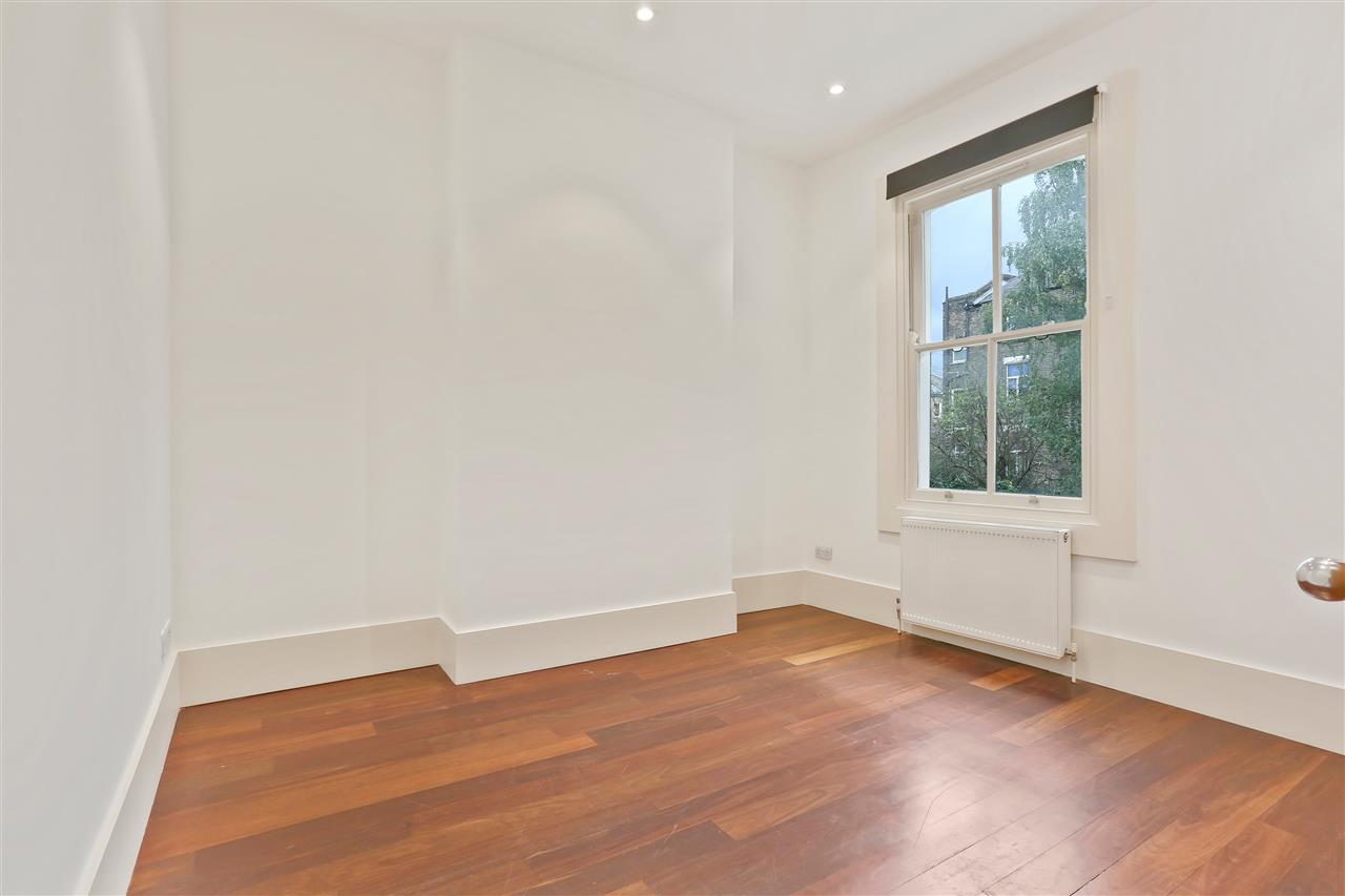 4 bed maisonette for sale in Hugo Road  - Property Image 14