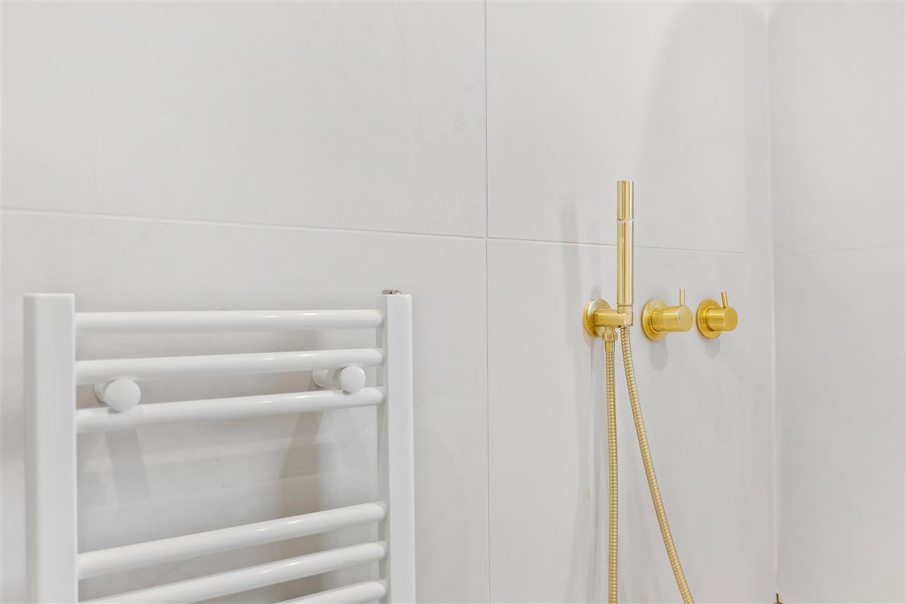 4 bed terraced house for sale in Trecastle Way 7