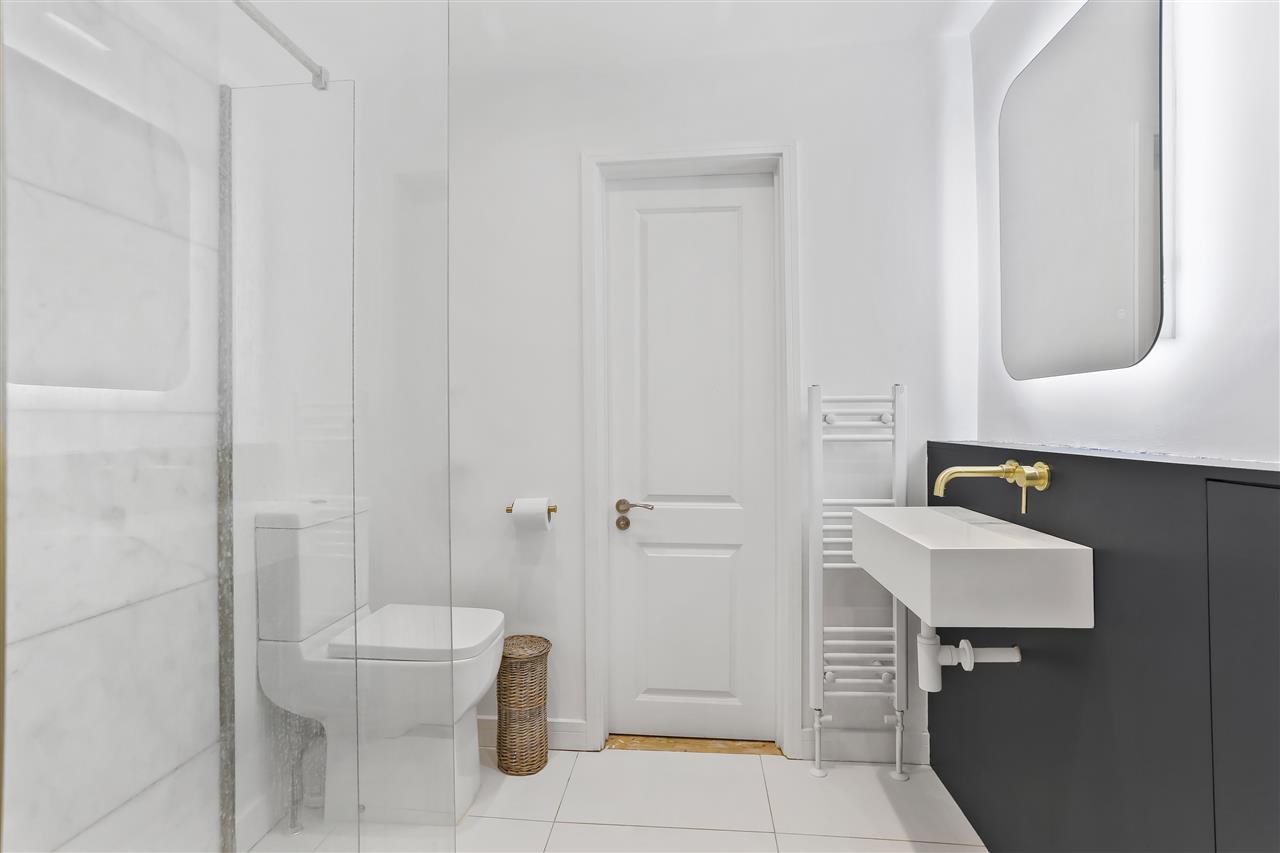 4 bed terraced house for sale in Trecastle Way  - Property Image 17