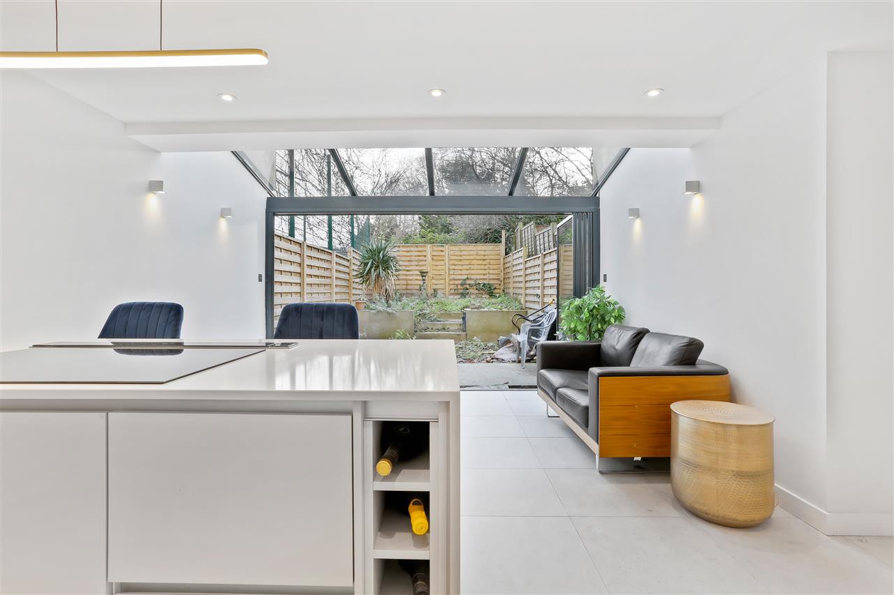 4 bed terraced house for sale in Trecastle Way 20