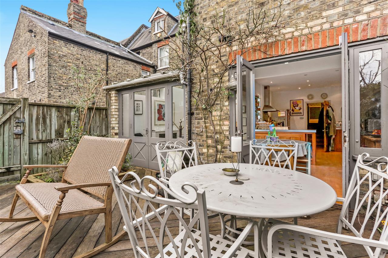 5 bed semi-detached house for sale in Mercers Road  - Property Image 10