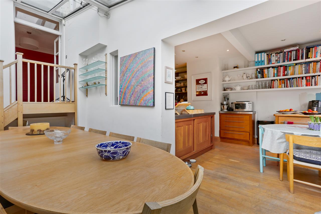 5 bed semi-detached house for sale in Mercers Road 12