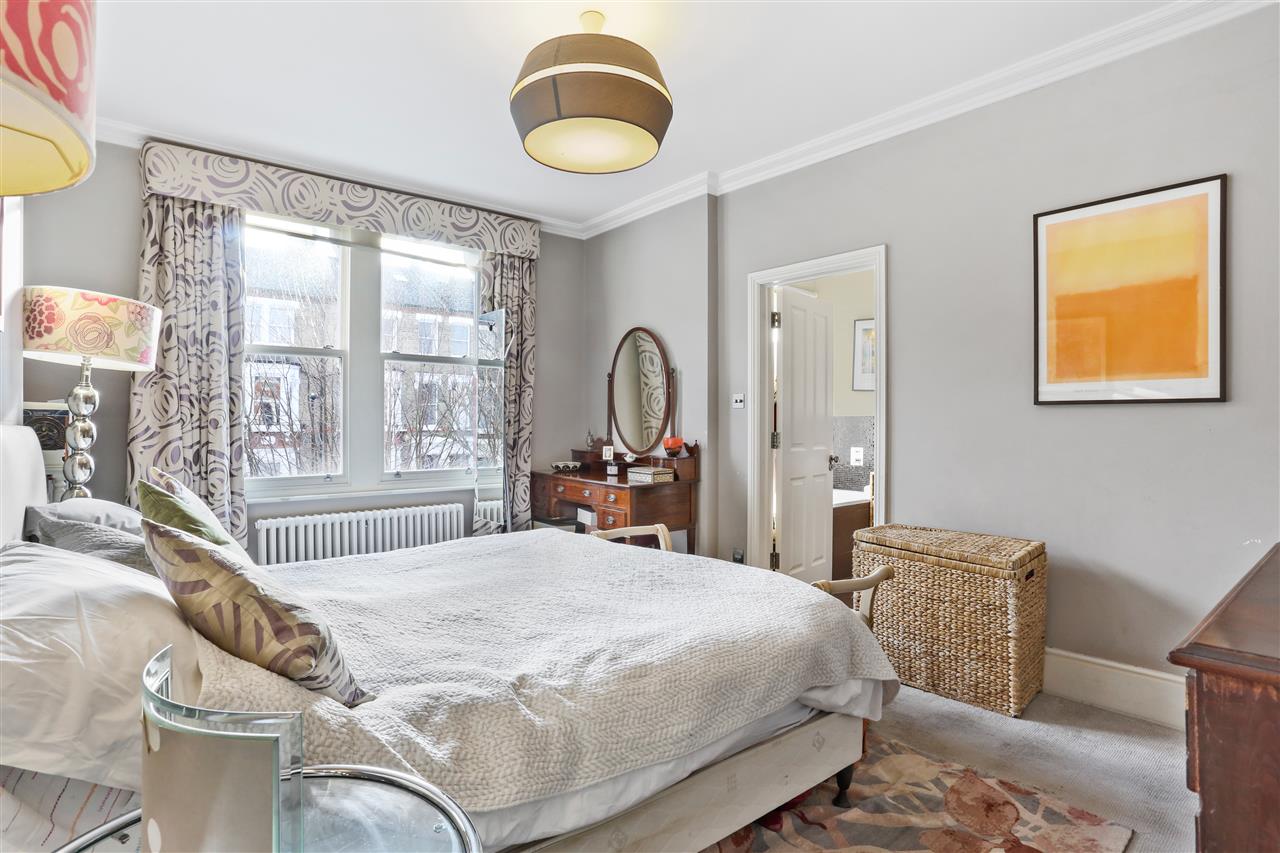 5 bed semi-detached house for sale in Mercers Road 23