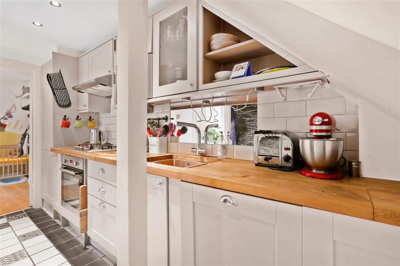 2 bed flat for sale in Burghley Road  - Property Image 6