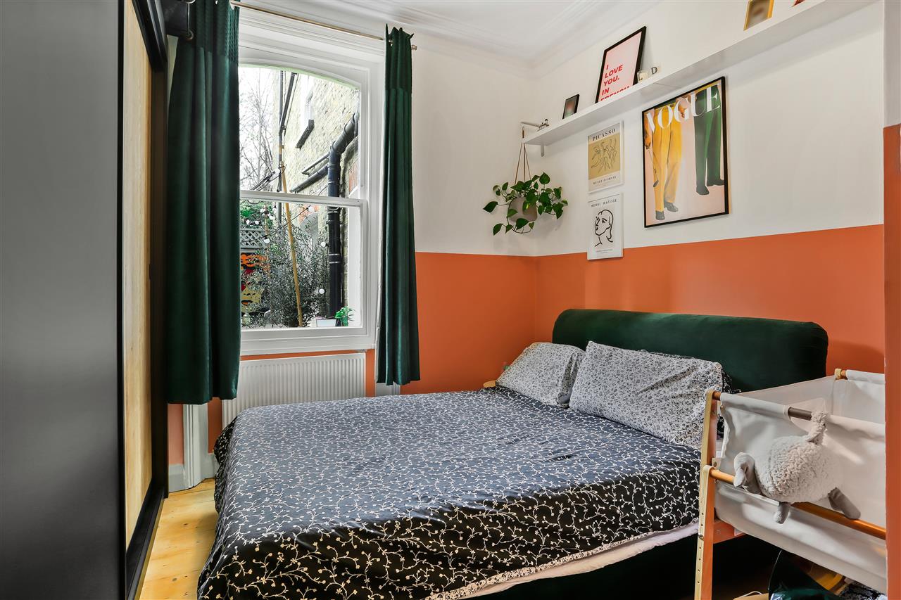 2 bed flat for sale in Burghley Road 8