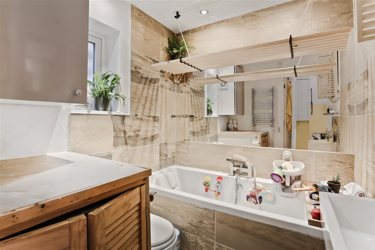 2 bed flat for sale in Burghley Road 9