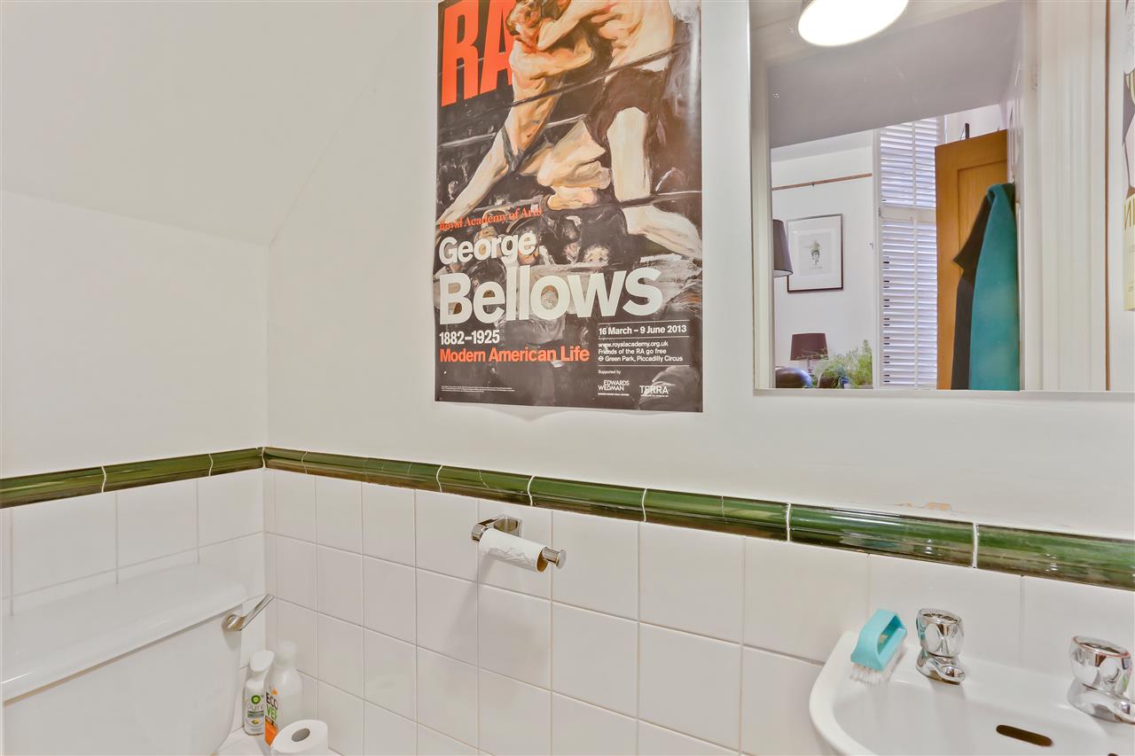 4 bed flat for sale in Corinne Road 12