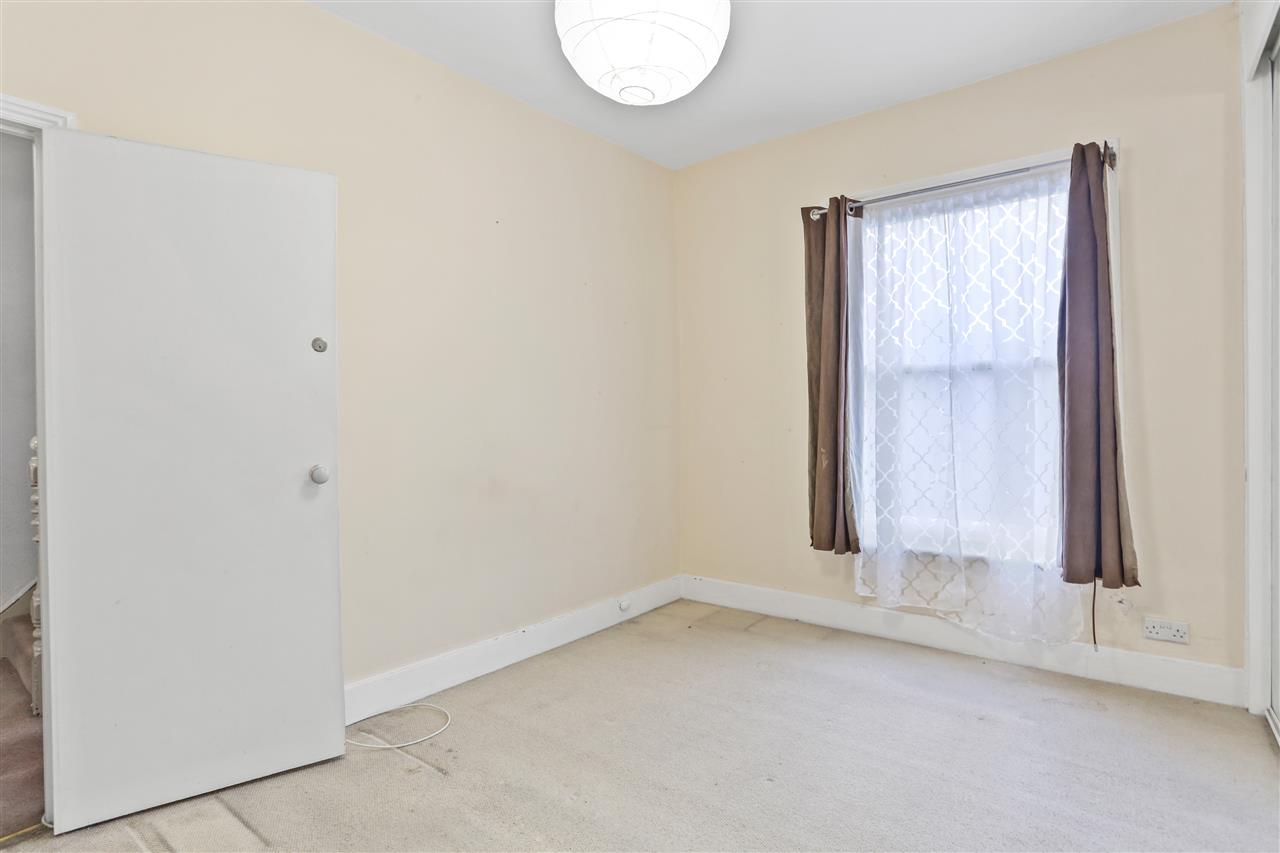 3 bed flat for sale in Archibald Road  - Property Image 6