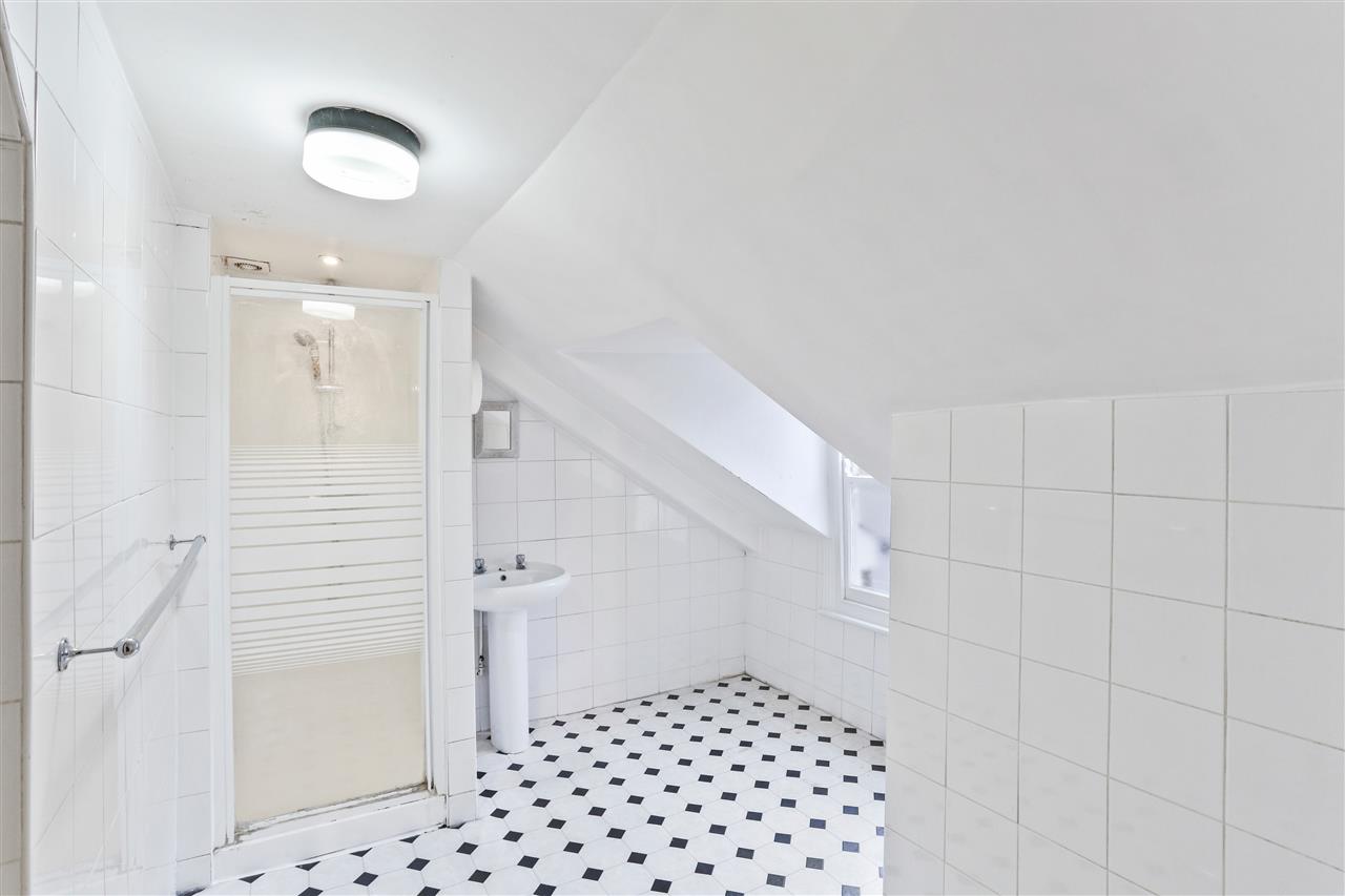 3 bed flat for sale in Archibald Road  - Property Image 8