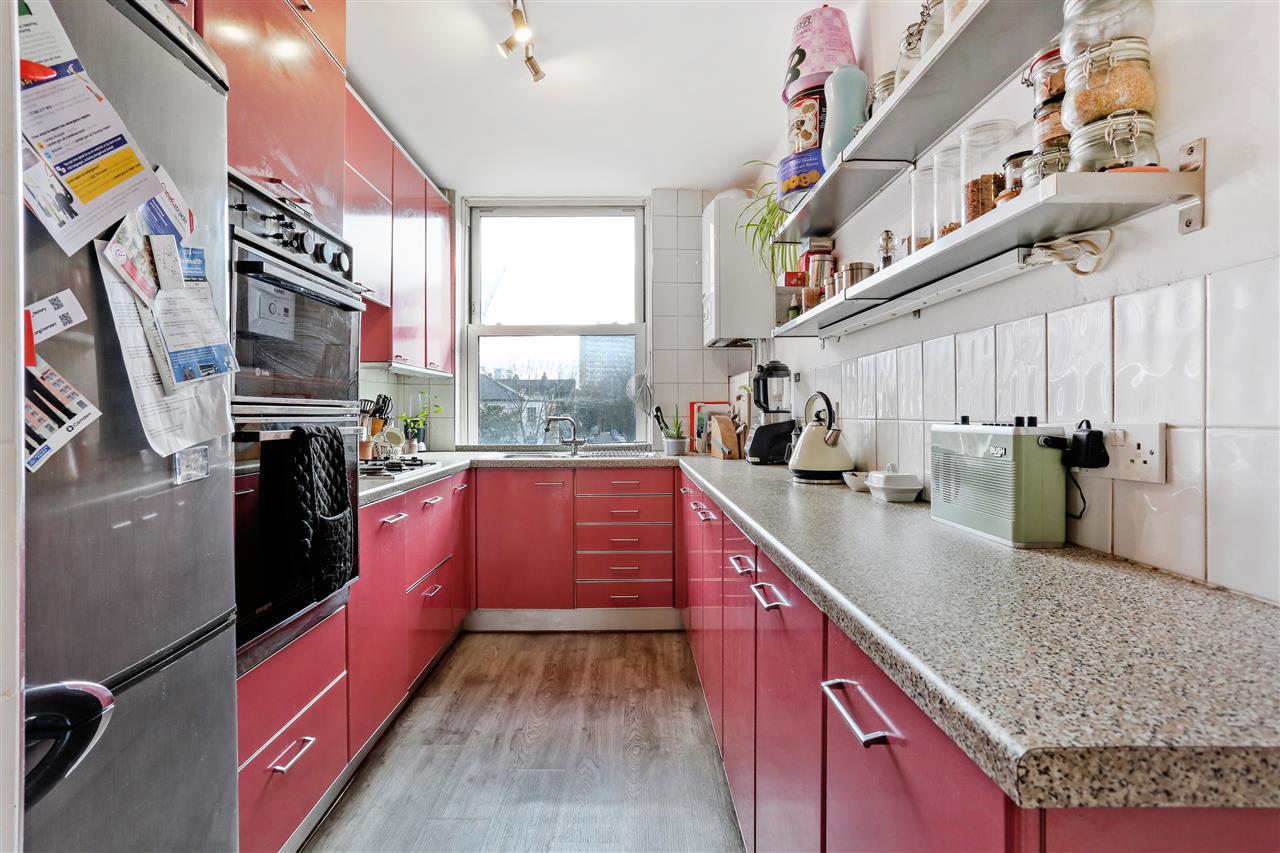 2 bed flat for sale in Camden Road  - Property Image 7