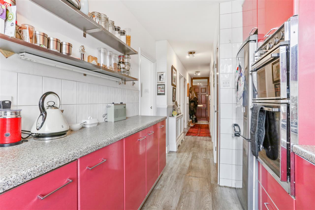 2 bed flat for sale in Camden Road  - Property Image 8