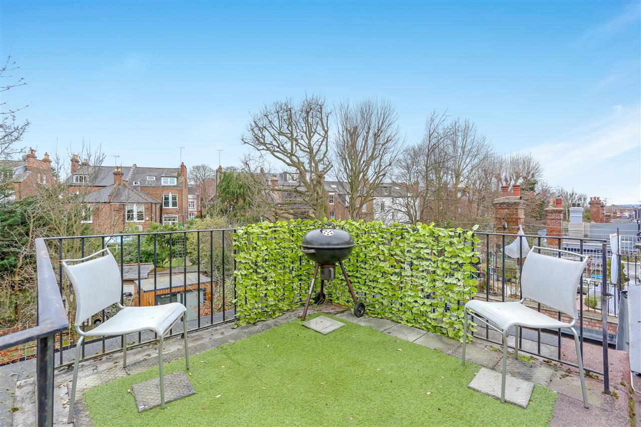 2 bed flat for sale in Archway Road  - Property Image 2