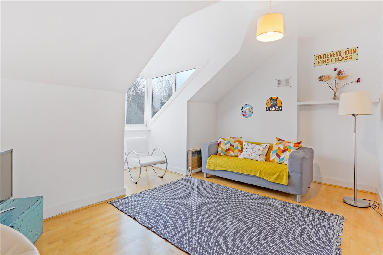 2 bed flat for sale in Archway Road  - Property Image 5