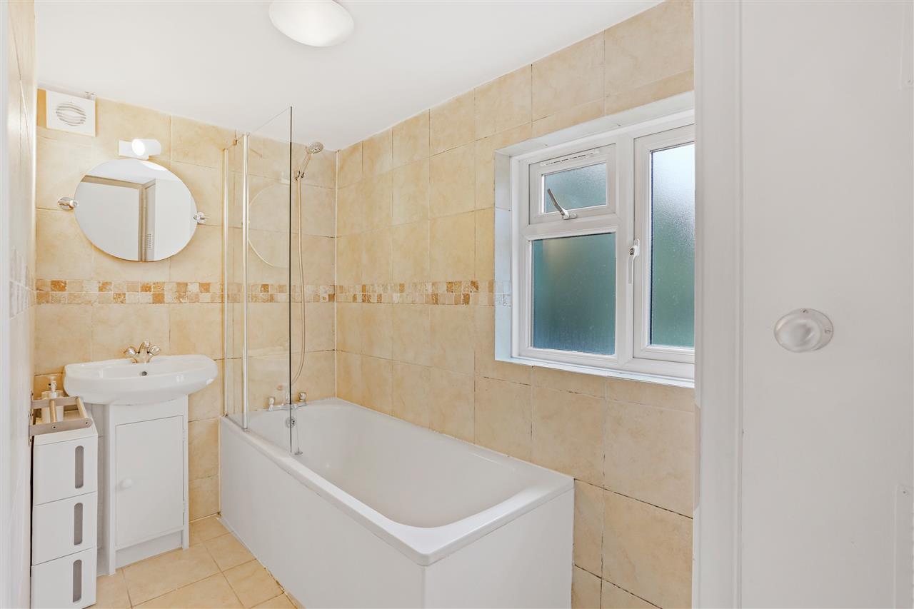 2 bed flat for sale in Archway Road  - Property Image 13