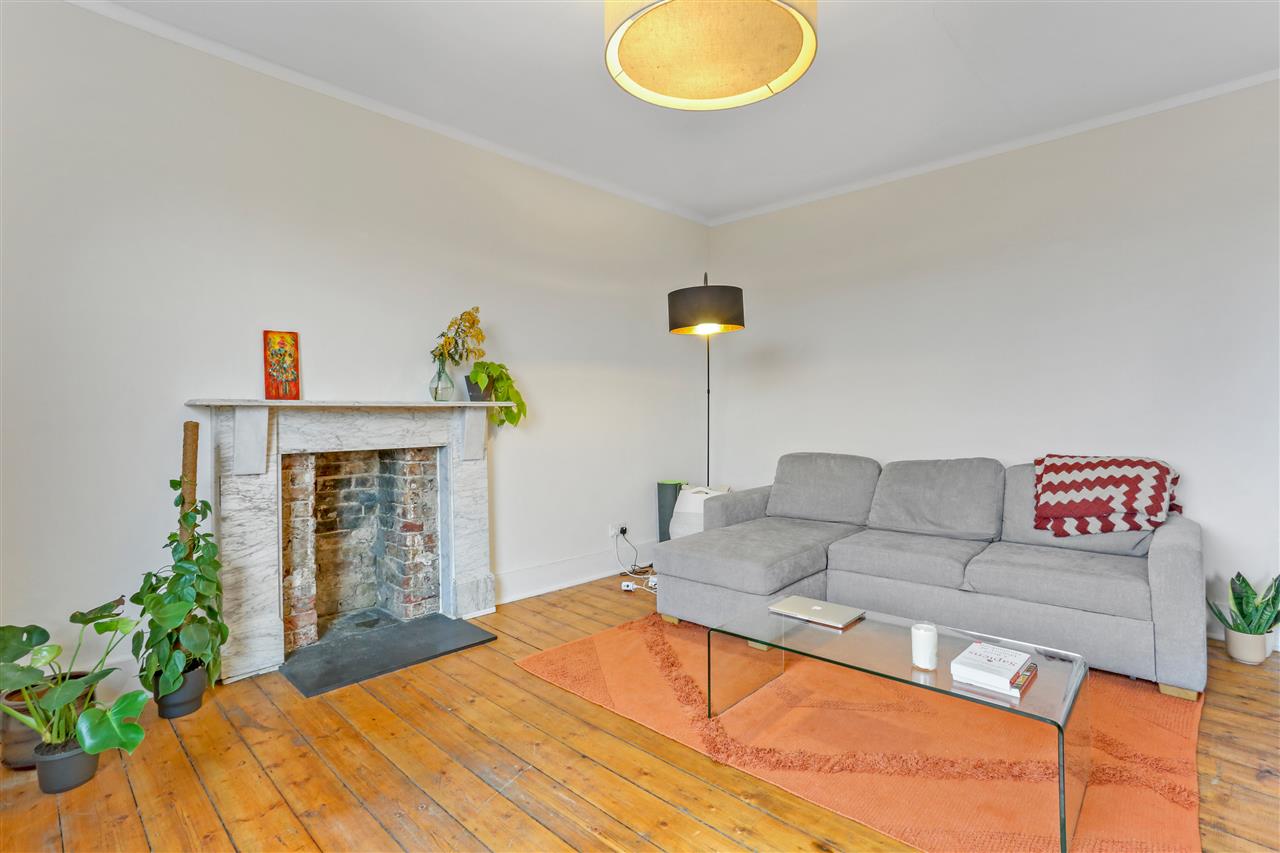 2 bed flat for sale in Carleton Road 15