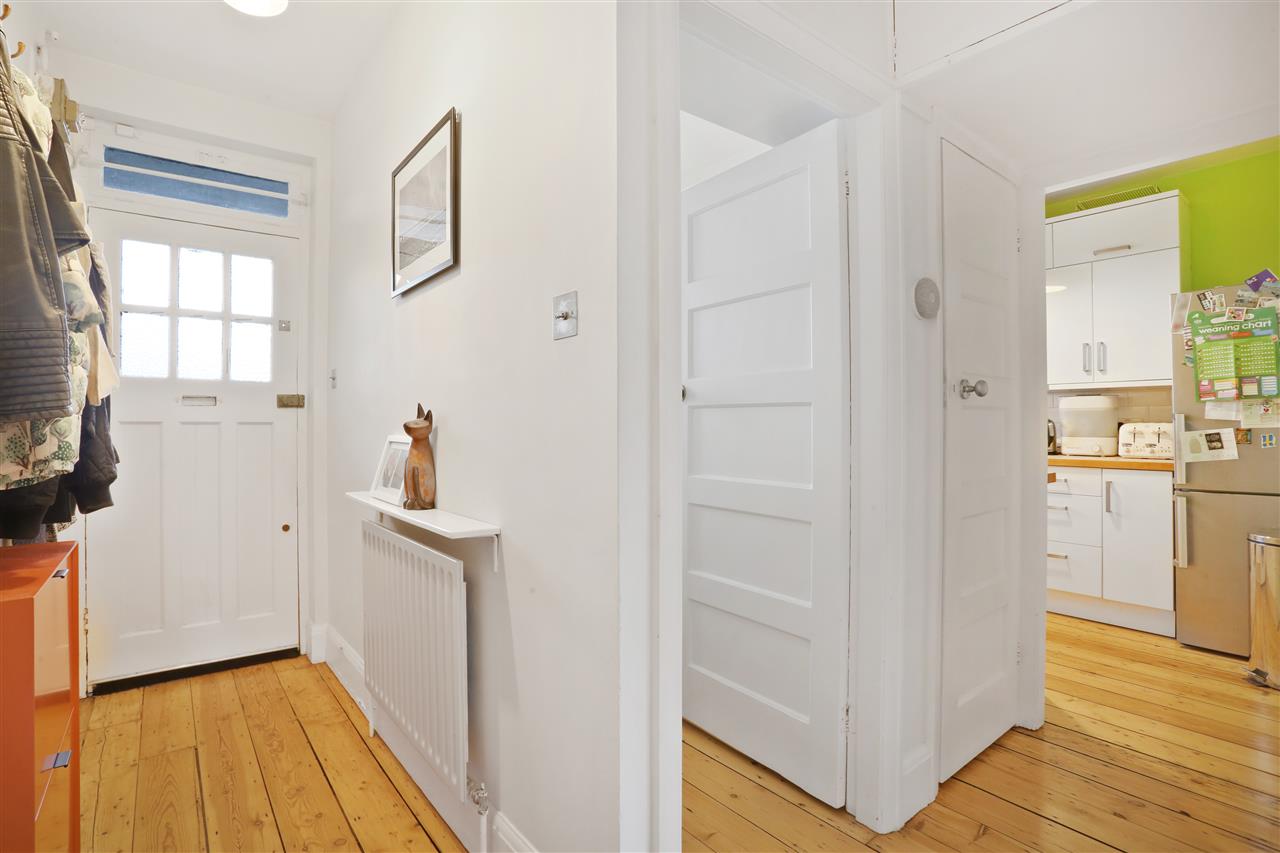 2 bed flat for sale in Warlters Road 12