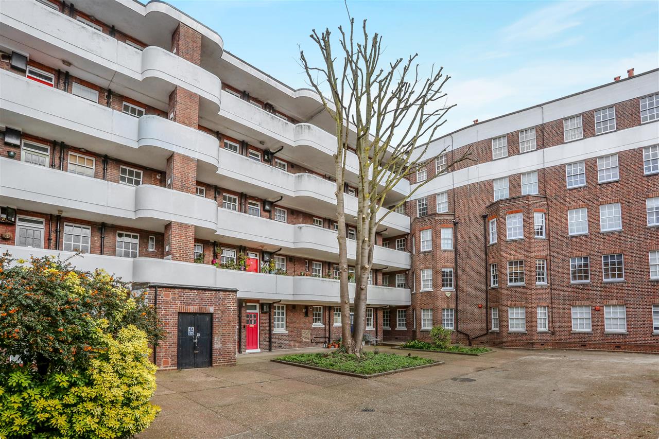 2 bed flat for sale in Warlters Road  - Property Image 14