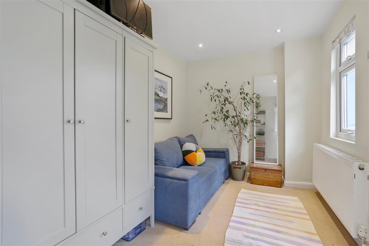 2 bed flat for sale in Melgund Road  - Property Image 5