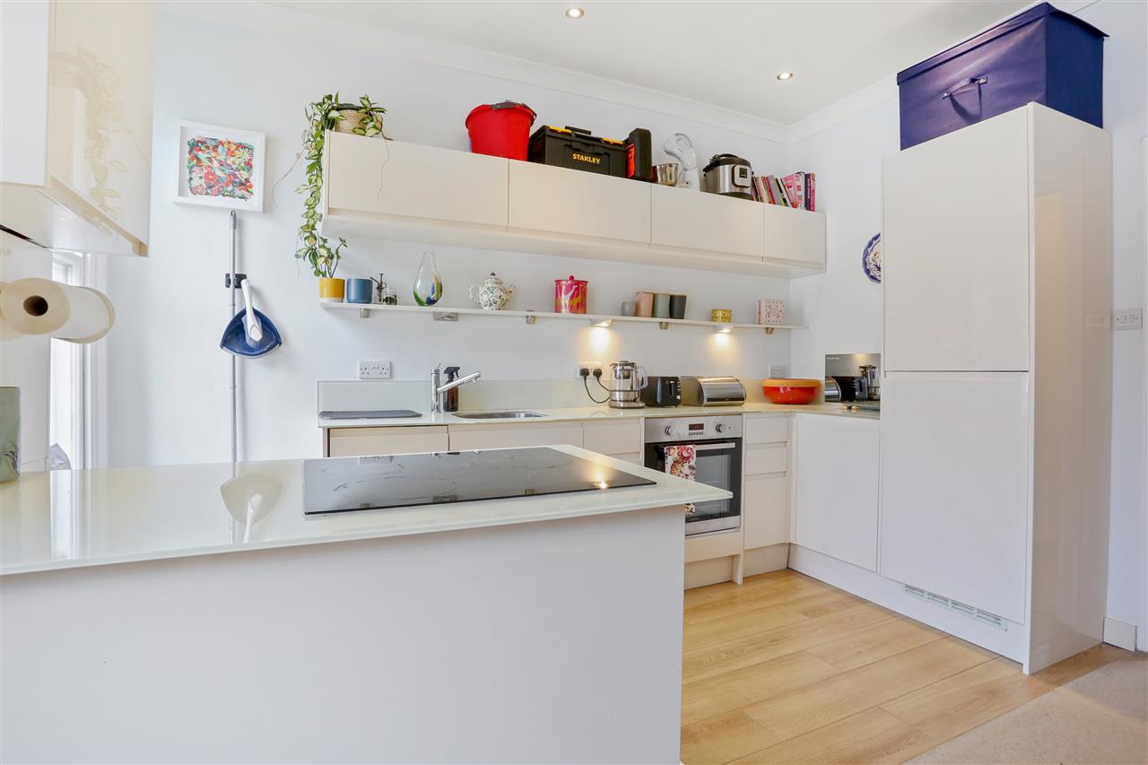 2 bed flat for sale in Melgund Road  - Property Image 8