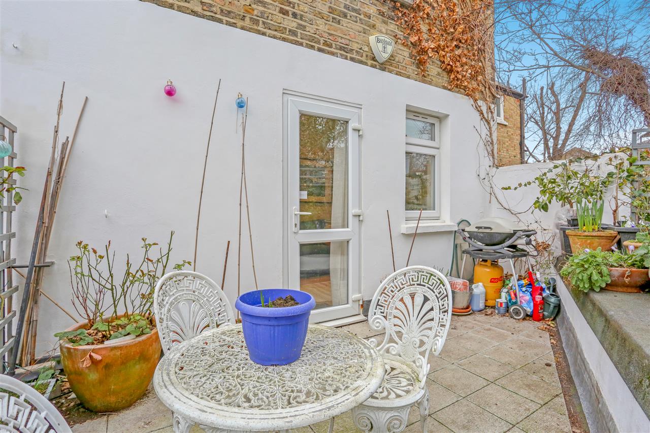 2 bed flat for sale in Melgund Road  - Property Image 9