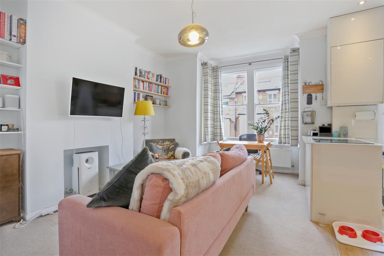 2 bed flat for sale in Melgund Road  - Property Image 14