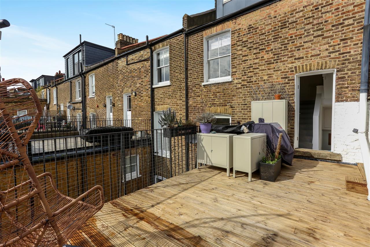 2 bed flat for sale in Tufnell Park Road 12