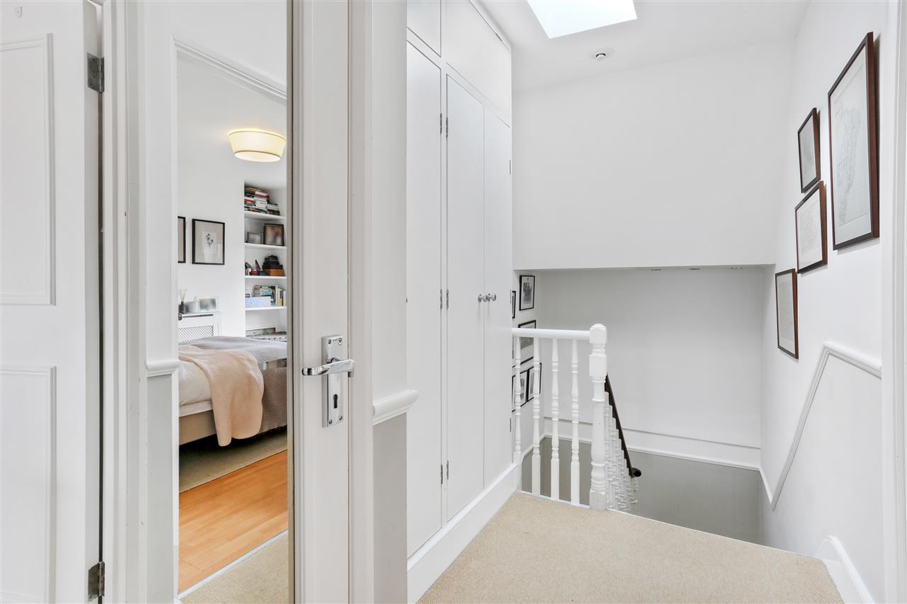 2 bed maisonette for sale in Dalmeny Road 17