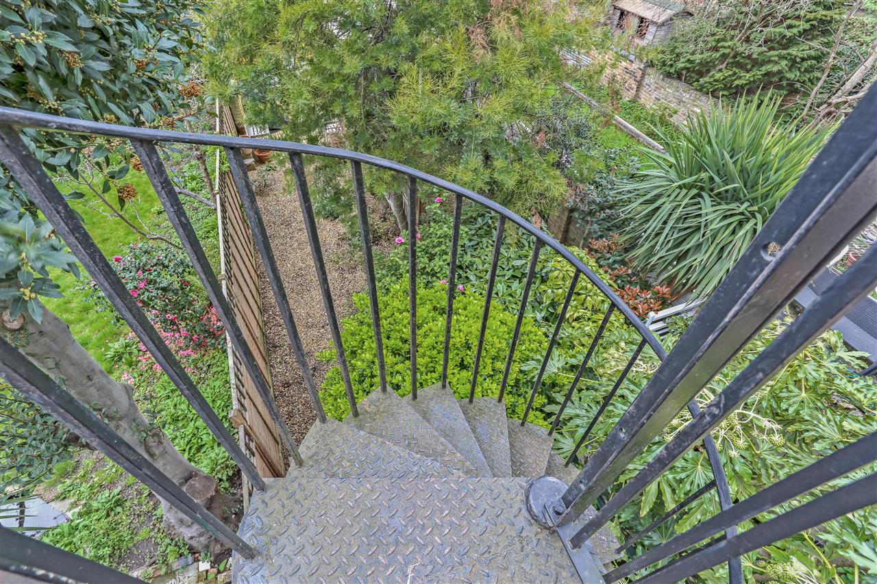 2 bed maisonette for sale in Dalmeny Road 22