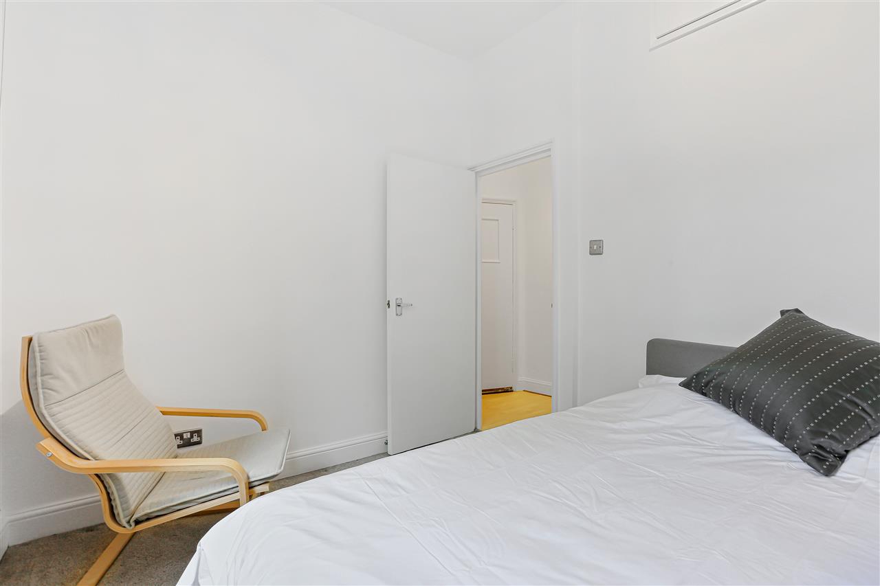 2 bed flat for sale in Tabley Road 4