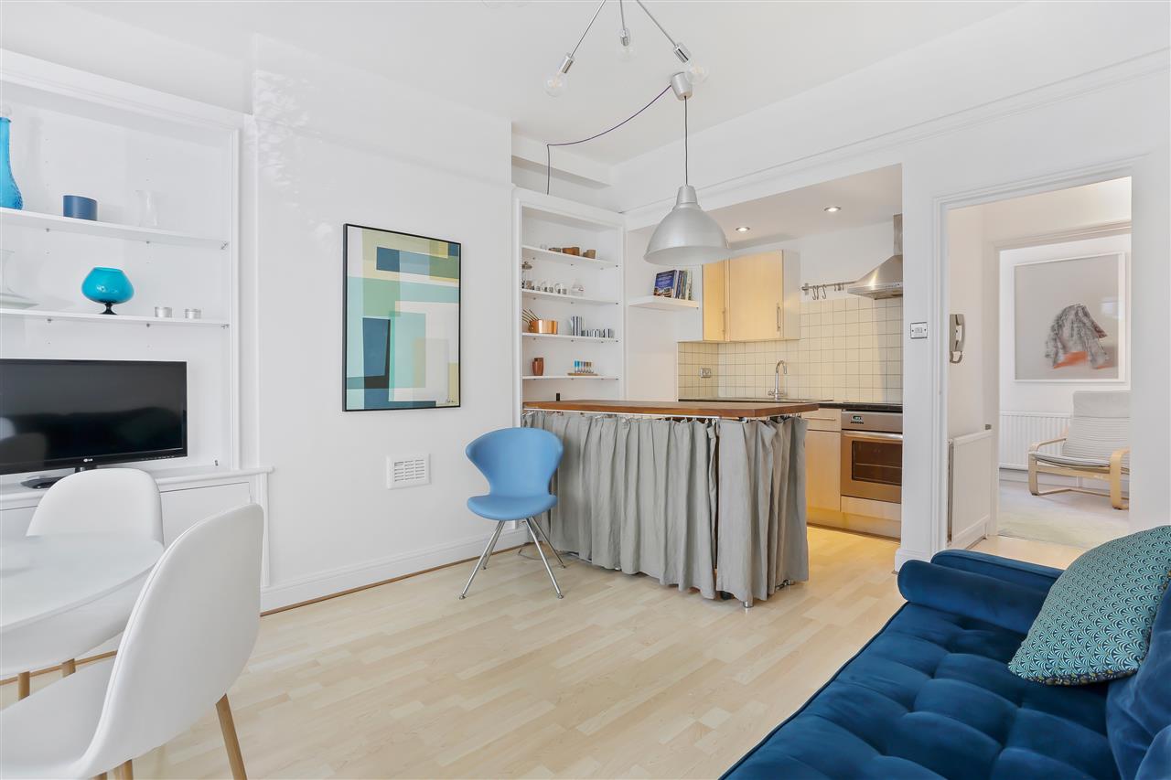 2 bed flat for sale in Tabley Road 8