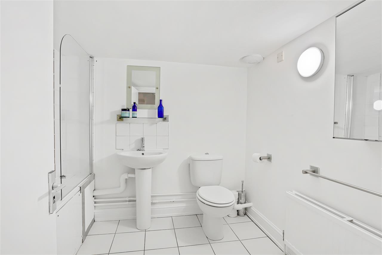 2 bed flat for sale in Tabley Road  - Property Image 11