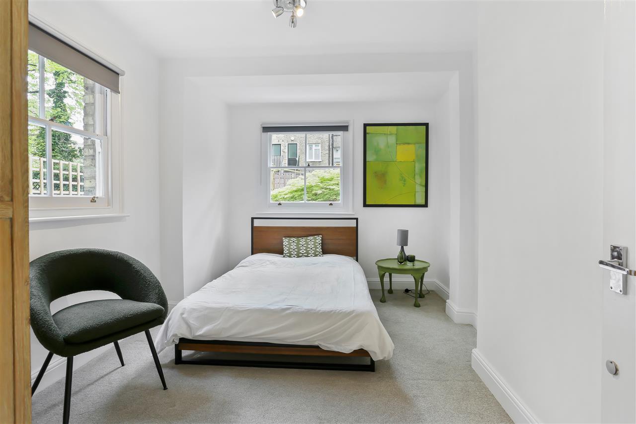 2 bed flat for sale in Tabley Road 12