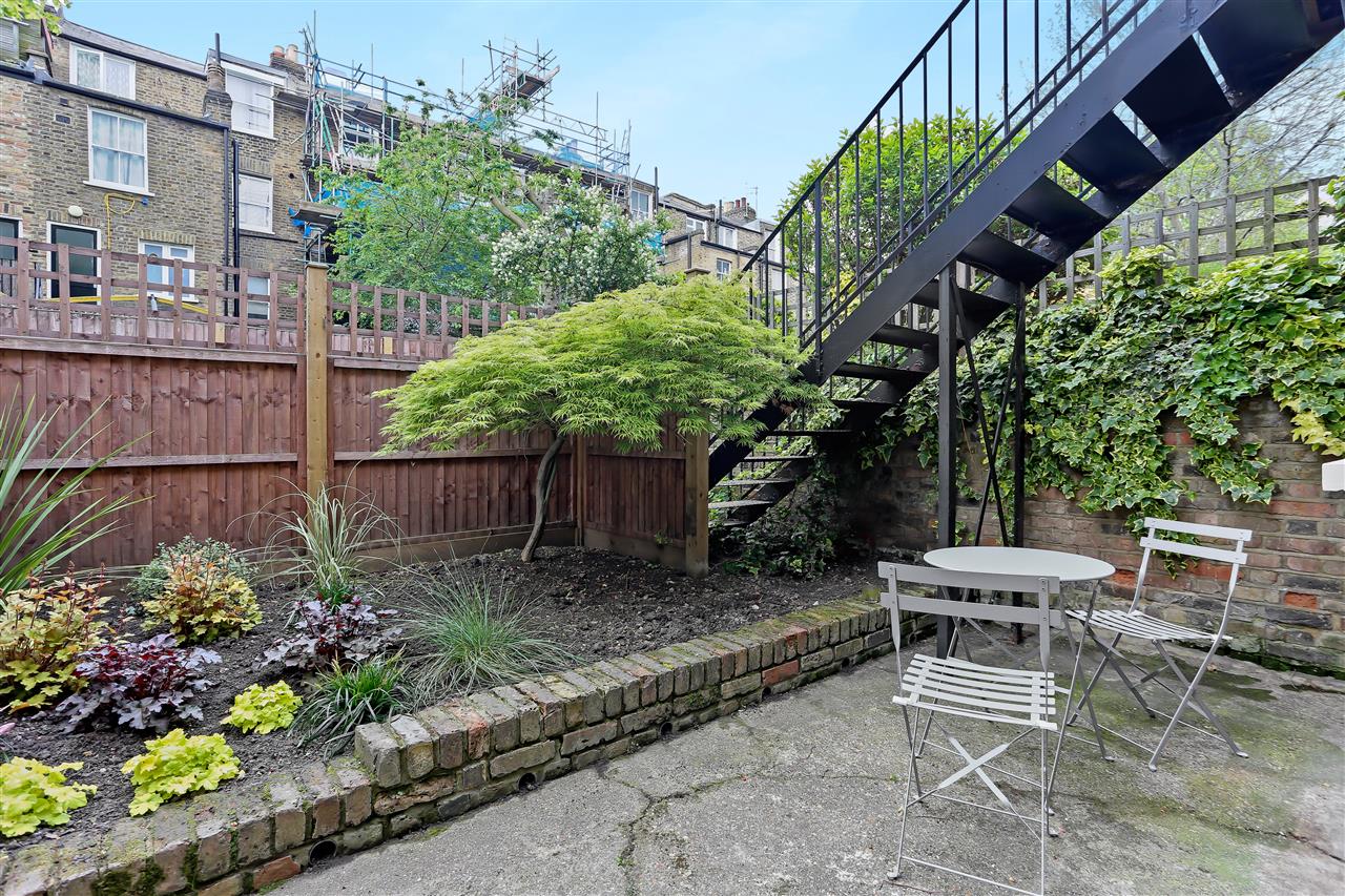 2 bed flat for sale in Tabley Road  - Property Image 17