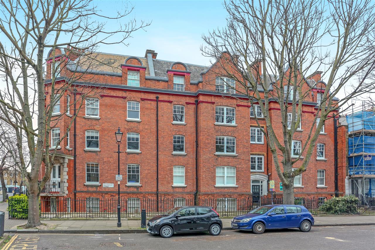 2 bed flat for sale  - Property Image 1