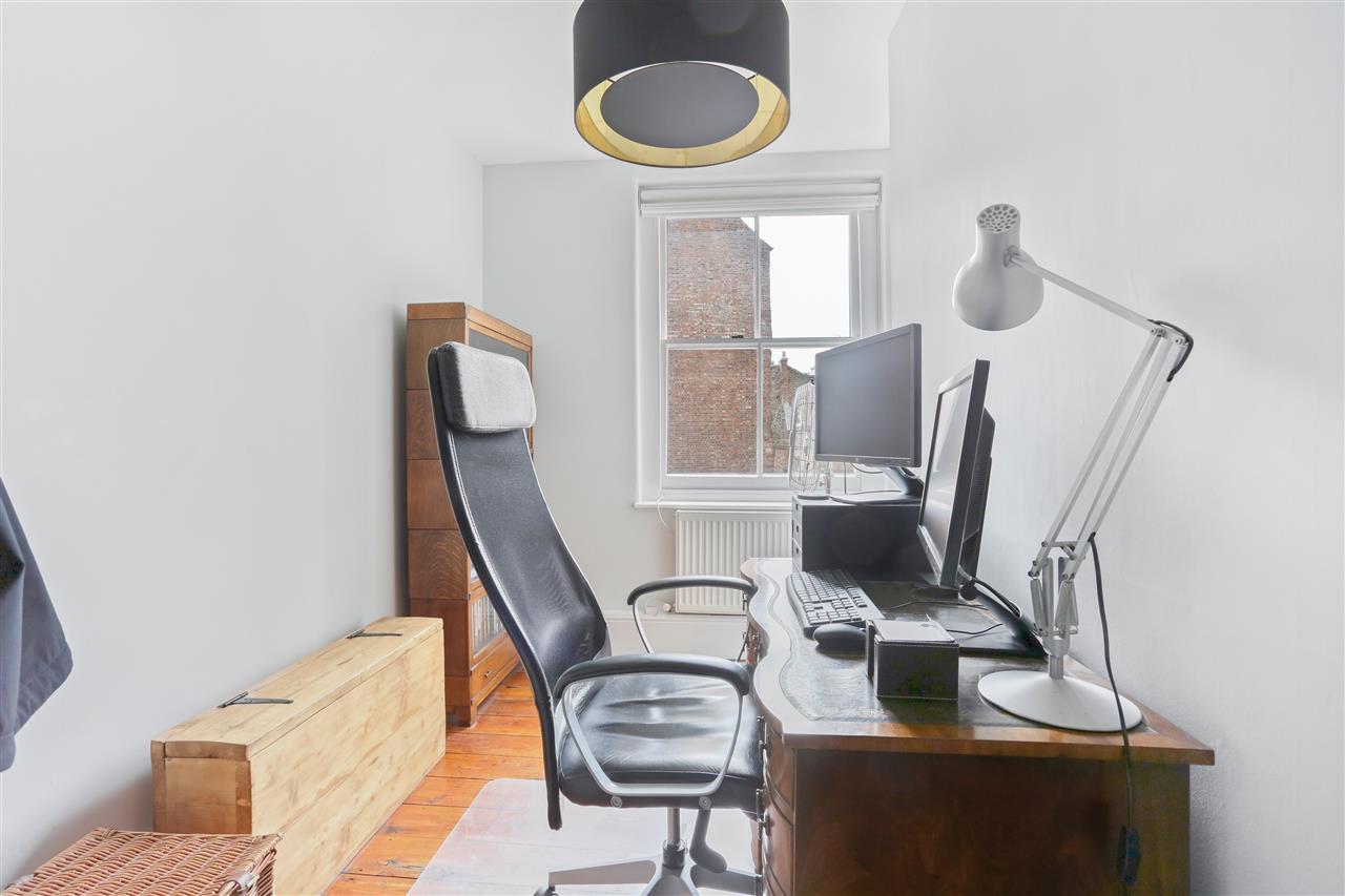 2 bed flat for sale 4