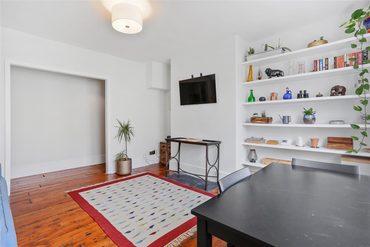 2 bed flat for sale  - Property Image 13