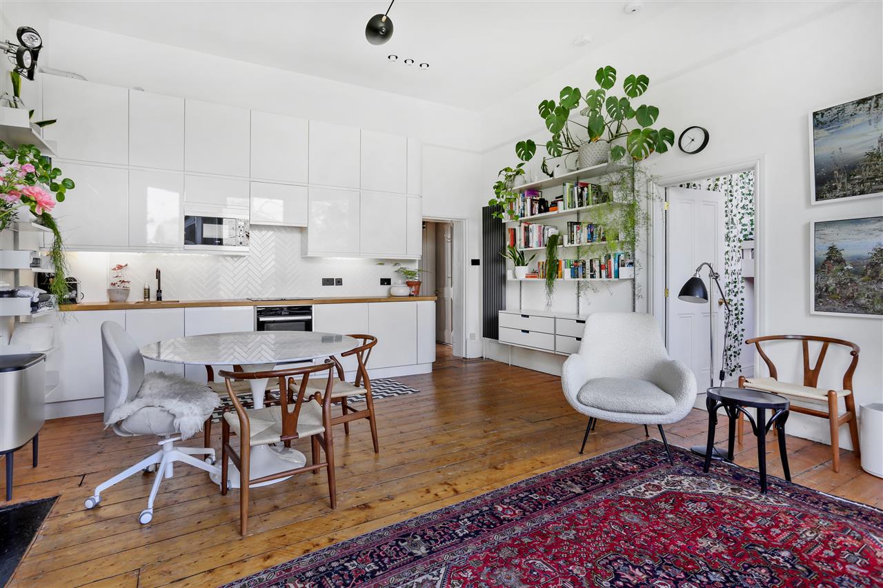 2 bed flat for sale in Carleton Road  - Property Image 7