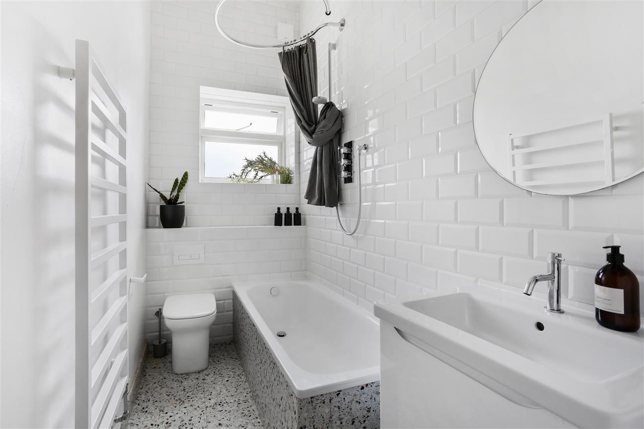 2 bed flat for sale in Carleton Road  - Property Image 14