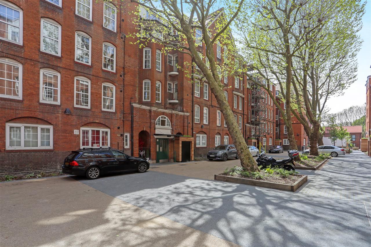 1 bed flat for sale in Wedmore Street 13