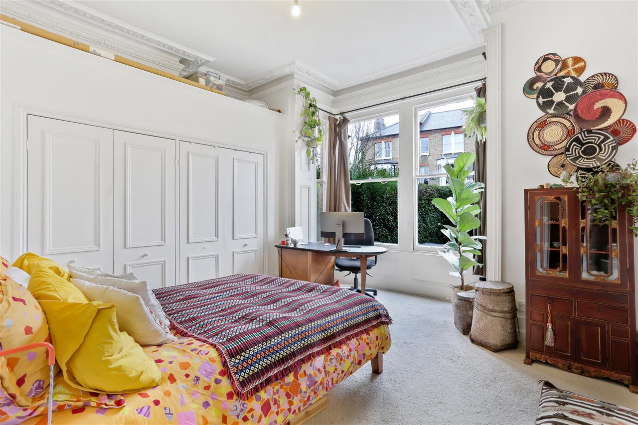 2 bed flat for sale in Dalmeny Road 3